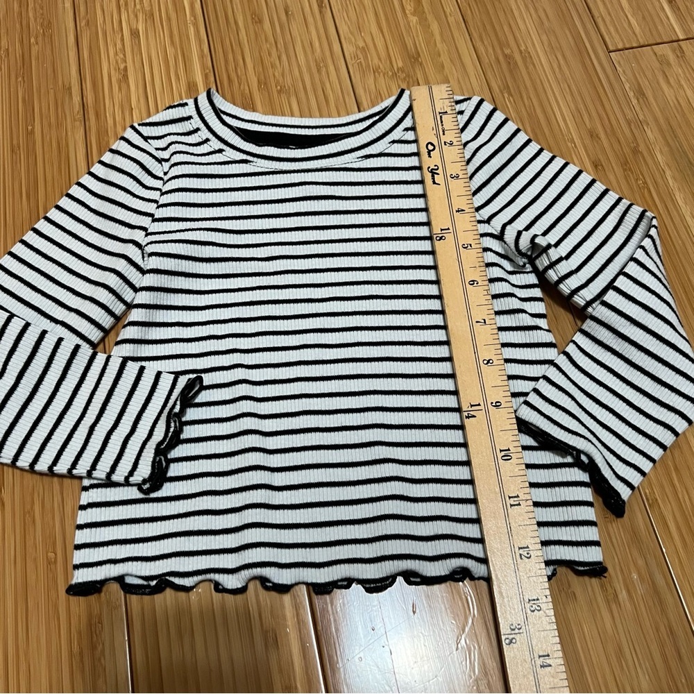 ❤️3/$15 NWOT Cat & Jack Black and White Striped Long Sleeve Tee- 2T - Picture 3 of 5